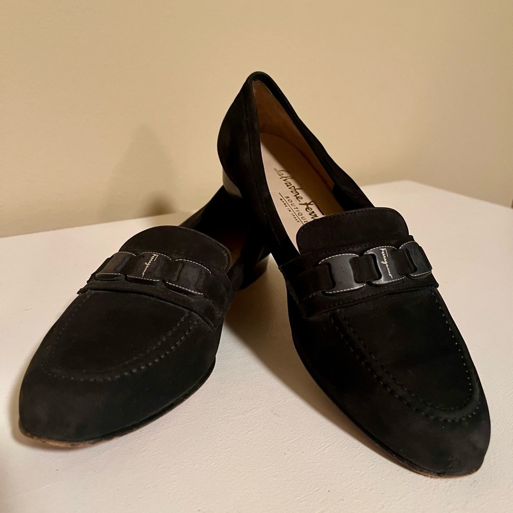SALVATORE FERRAGAMO Vintage Women’s black suede loafers